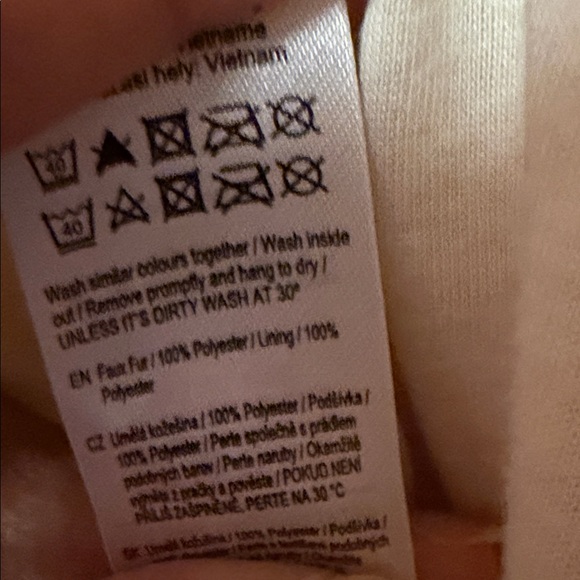 F&F Girls Fleece Cherry Print Zip Through Jacket in Cream 4T - Picture 6 of 7